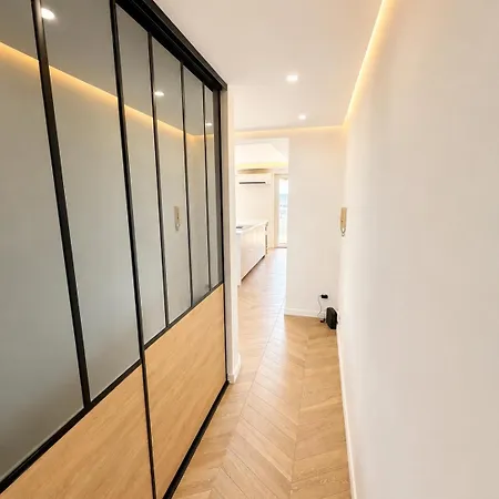 Apartment - 80 M2 Avec Piscine Et Terrasse Antibes