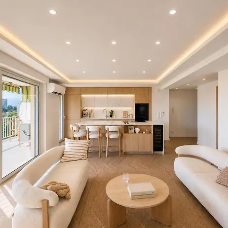 - 80 M2 Avec Piscine Et Terrasse * Antibes