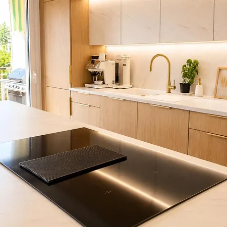- 80 M2 Avec Piscine Et Terrasse Antibes