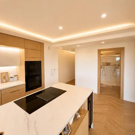 - 80 M2 Avec Piscine Et Terrasse *