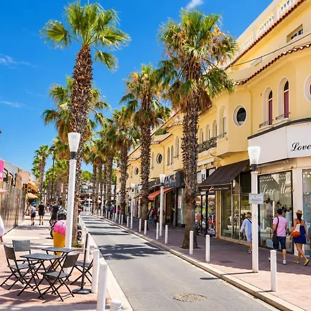 - 80 M2 Avec Piscine Et Terrasse * Antibes